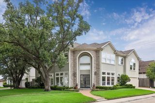5211 Pocahontas Street, Bellaire, TX 77401