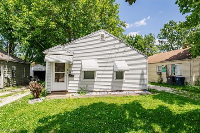 939 Clifford Avenue, Akron, OH 44306