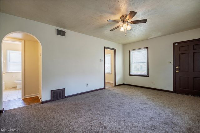 939 Clifford Avenue, Akron, OH 44306