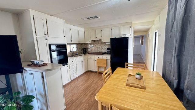 10220 E APACHE Trail 52, Apache Junction, AZ 85120