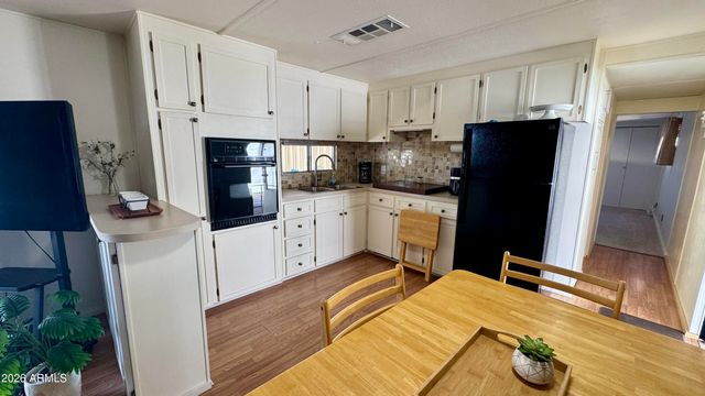 10220 E APACHE Trail 52, Apache Junction, AZ 85120