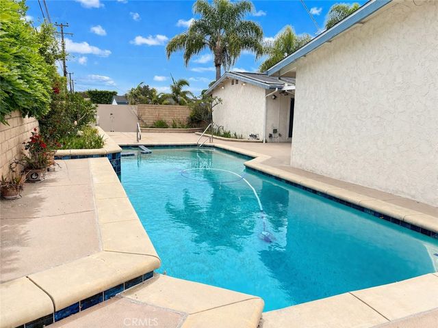 3233 Michigan, Costa Mesa, CA 92626