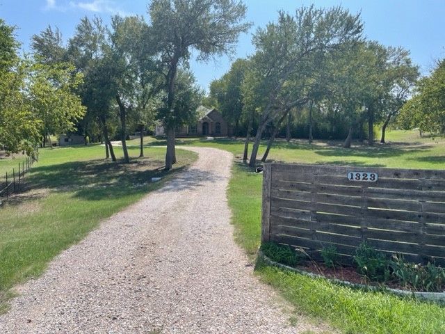 1323 E College Street, Princeton, TX 75407