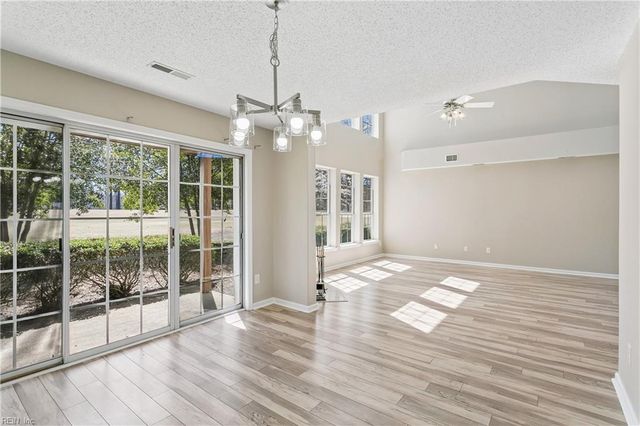 134 Sarazen CT, Newport News, VA 23602