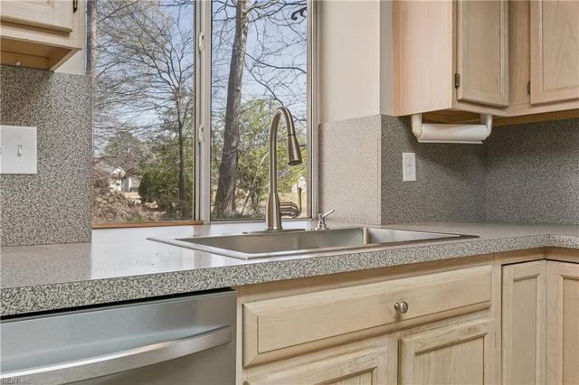 134 Sarazen CT, Newport News, VA 23602