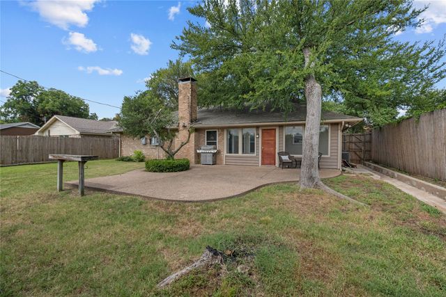 2509 Smouldering Wood Drive, Arlington, TX 76016