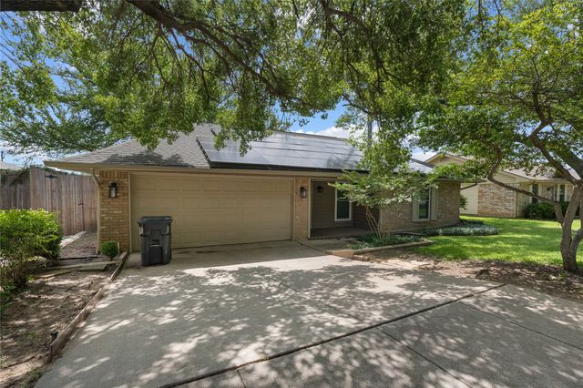 2509 Smouldering Wood Drive, Arlington, TX 76016