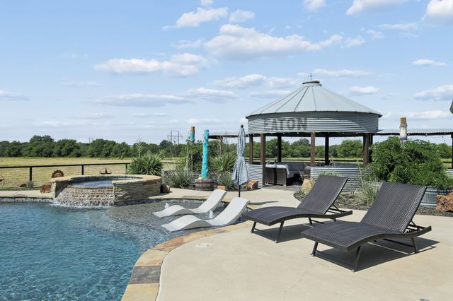 481 County Road 205, Valley View, TX 76272