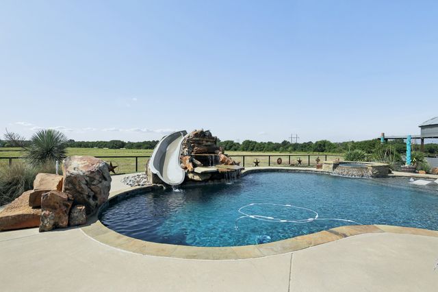 481 County Road 205, Valley View, TX 76272