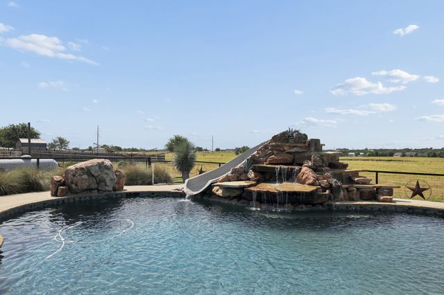 481 County Road 205, Valley View, TX 76272