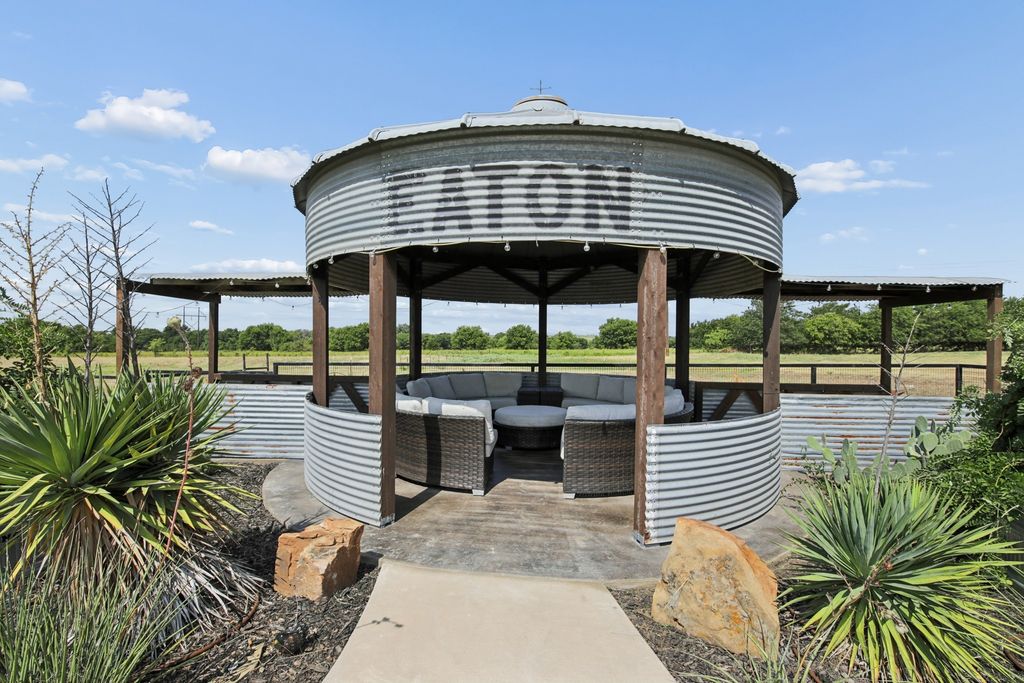481 County Road 205, Valley View, TX 76272
