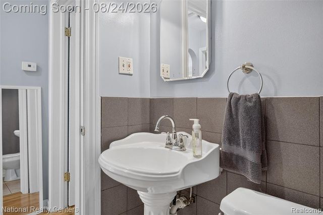 23022 Cleveland Street, Dearborn, MI 48124