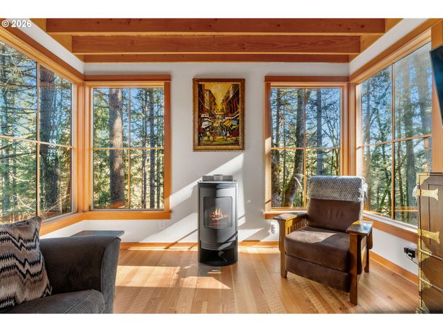 32 HAMILTON Ave, Underwood, WA 98651