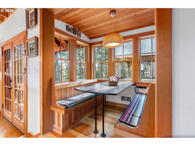 32 HAMILTON Ave, Underwood, WA 98651