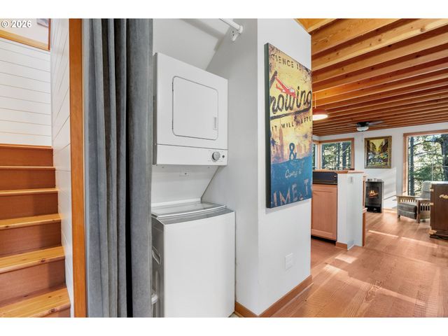 32 HAMILTON Ave, Underwood, WA 98651