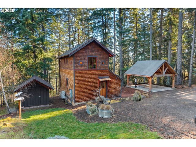 32 HAMILTON Ave, Underwood, WA 98651