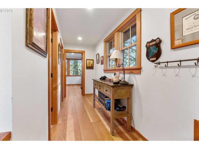 32 HAMILTON Ave, Underwood, WA 98651