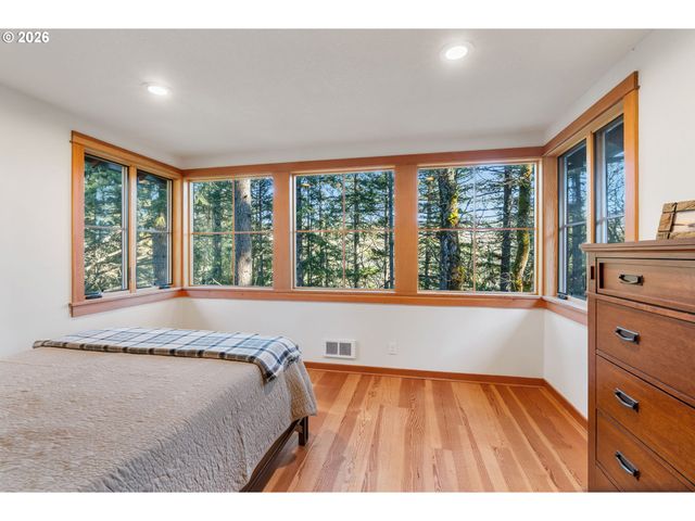 32 HAMILTON Ave, Underwood, WA 98651