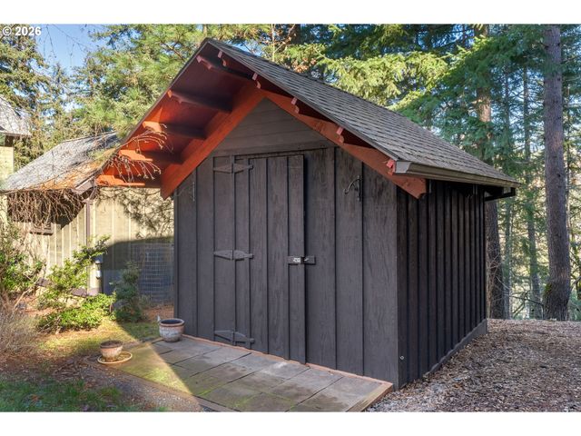 32 HAMILTON Ave, Underwood, WA 98651