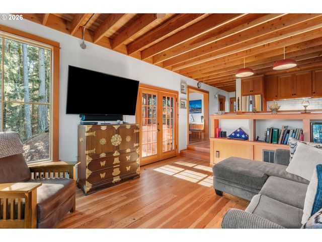 32 HAMILTON Ave, Underwood, WA 98651