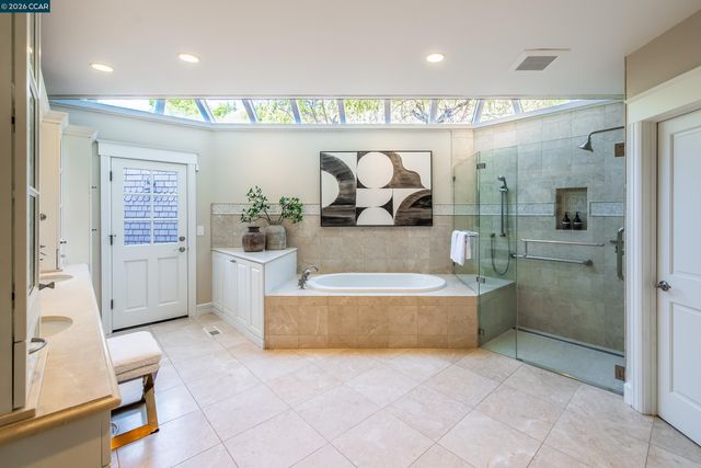 33 Deer Trail, Lafayette, CA 94549