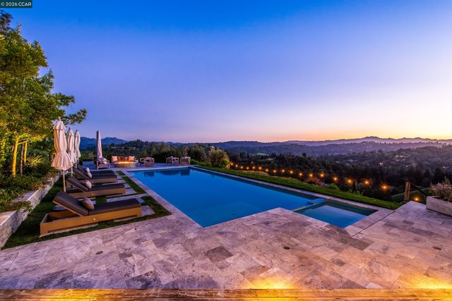 33 Deer Trail, Lafayette, CA 94549