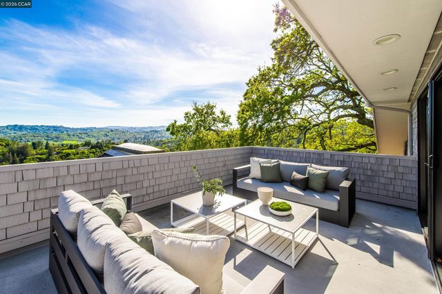 33 Deer Trail, Lafayette, CA 94549