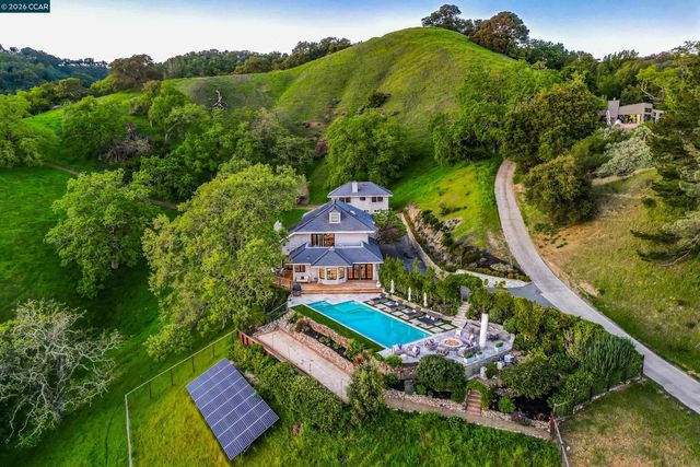 33 Deer Trail, Lafayette, CA 94549