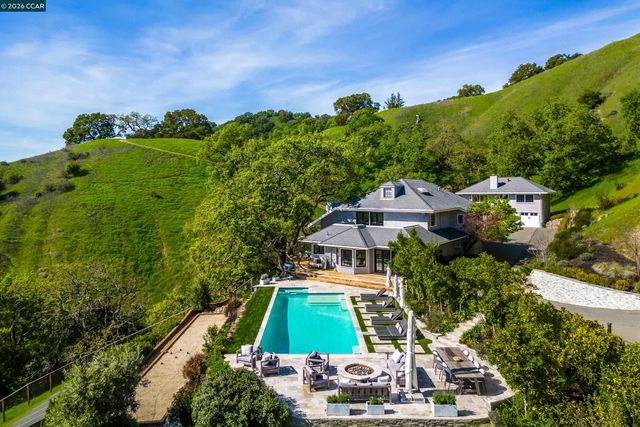 33 Deer Trail, Lafayette, CA 94549