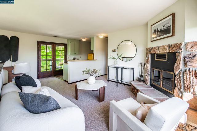 33 Deer Trail, Lafayette, CA 94549