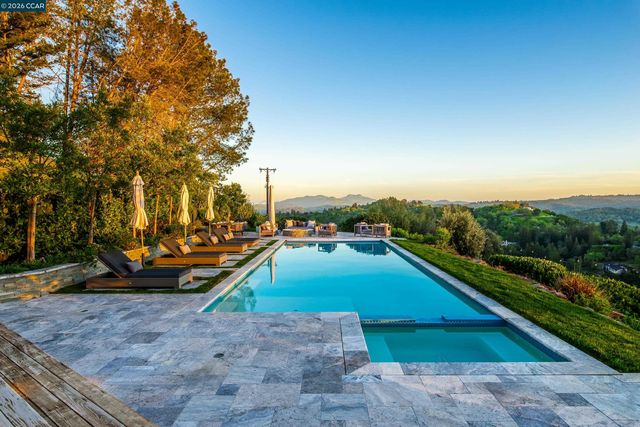 33 Deer Trail, Lafayette, CA 94549