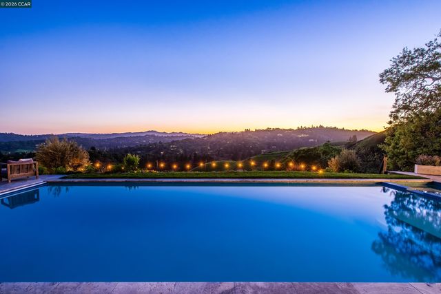 33 Deer Trail, Lafayette, CA 94549