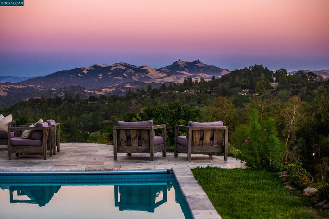 33 Deer Trail, Lafayette, CA 94549