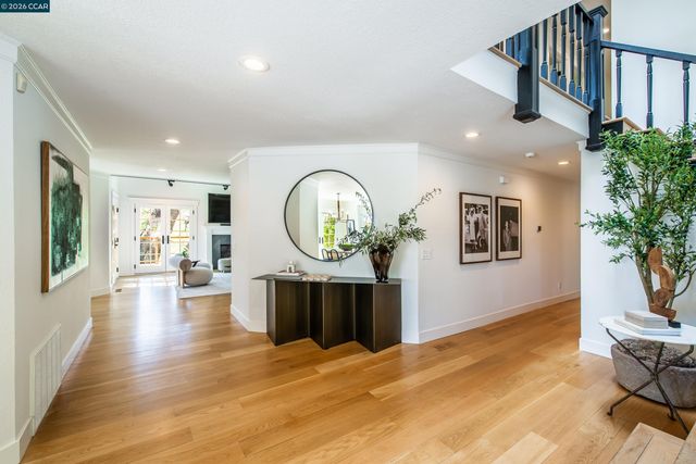 33 Deer Trail, Lafayette, CA 94549