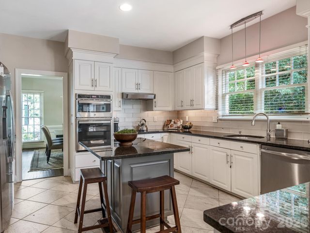 213 Summermore Drive, Charlotte, NC 28270
