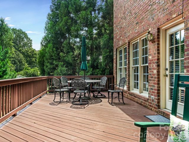 213 Summermore Drive, Charlotte, NC 28270