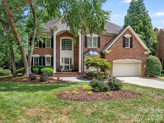 213 Summermore Drive, Charlotte, NC 28270
