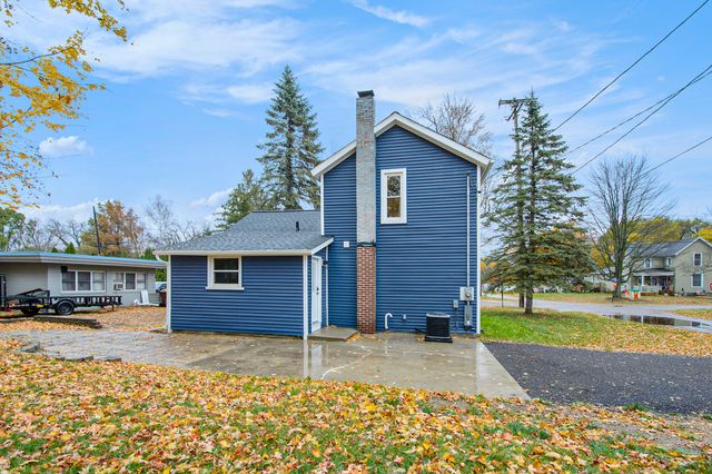 216 S Center Street, Stockbridge, MI 49285