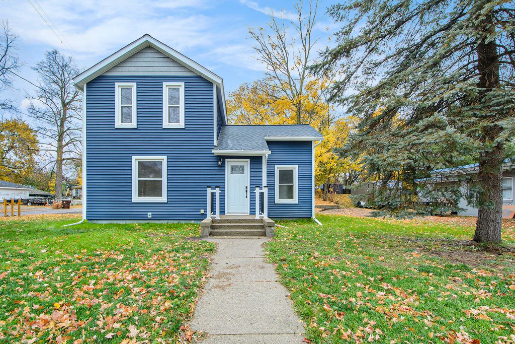 216 S Center Street, Stockbridge, MI 49285