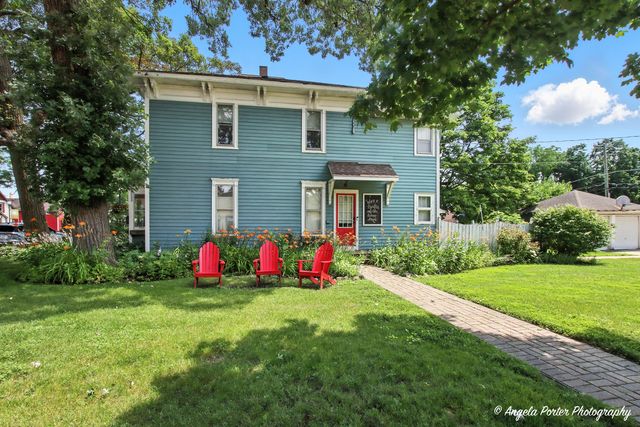 11 S Lake Street, Grayslake, IL 60030