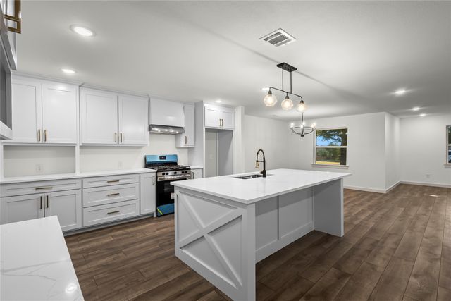 909 Robertson Road, Grand Prairie, TX 75050