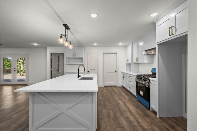 909 Robertson Road, Grand Prairie, TX 75050