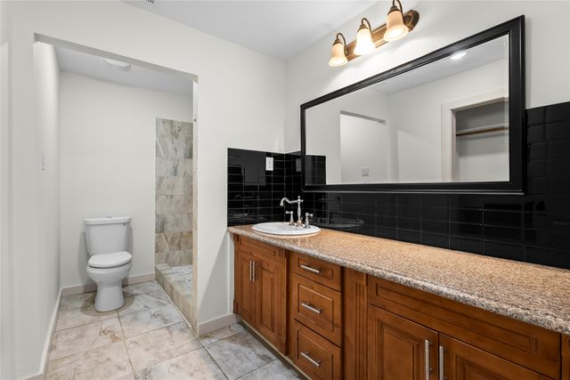 909 Robertson Road, Grand Prairie, TX 75050