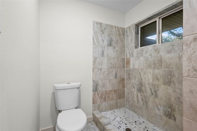 909 Robertson Road, Grand Prairie, TX 75050