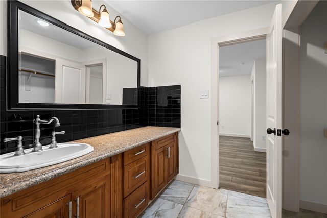 909 Robertson Road, Grand Prairie, TX 75050
