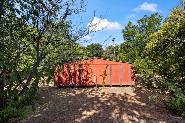 909 Robertson Road, Grand Prairie, TX 75050