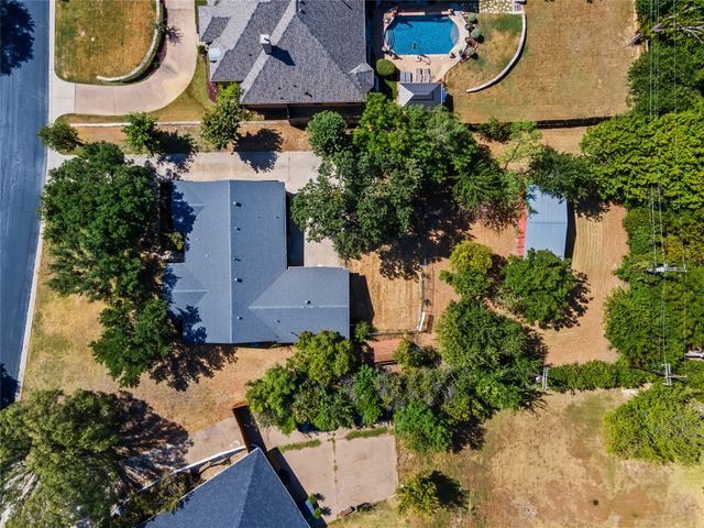 909 Robertson Road, Grand Prairie, TX 75050