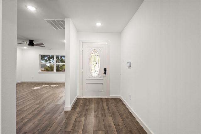 909 Robertson Road, Grand Prairie, TX 75050