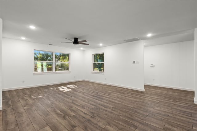 909 Robertson Road, Grand Prairie, TX 75050