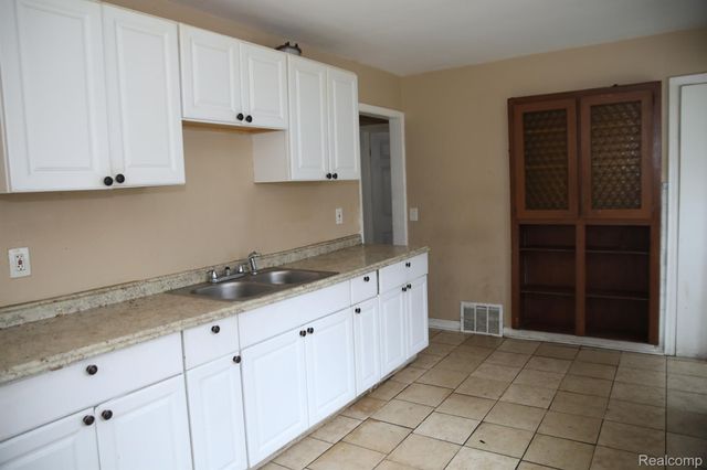 20259 BRADFORD Street, Detroit, MI 48205